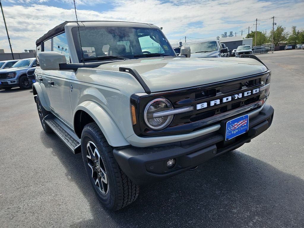 2026 Ford Bronco Outer Banks