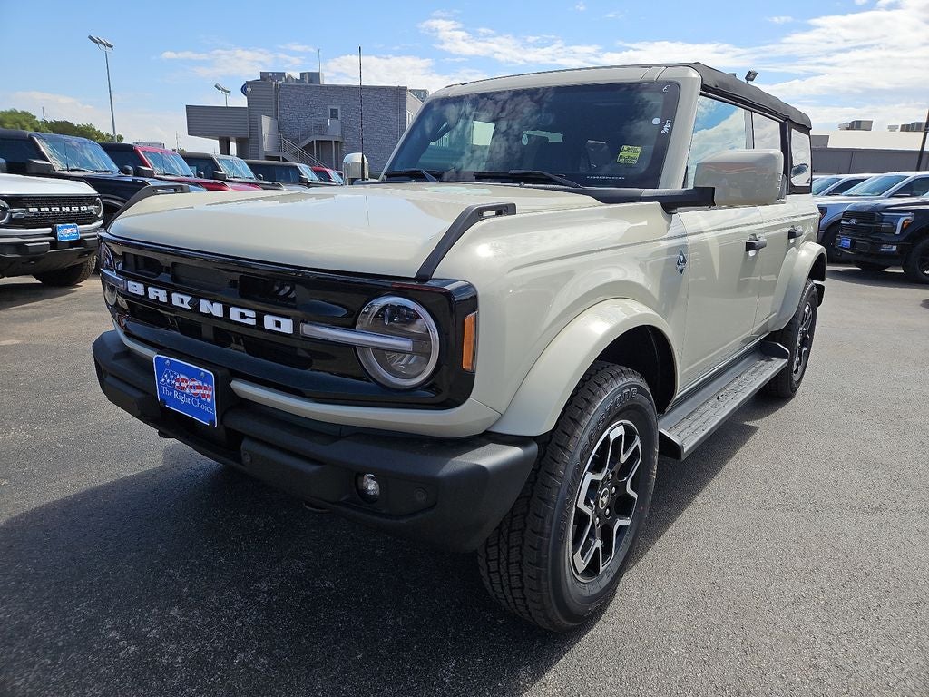2026 Ford Bronco Outer Banks