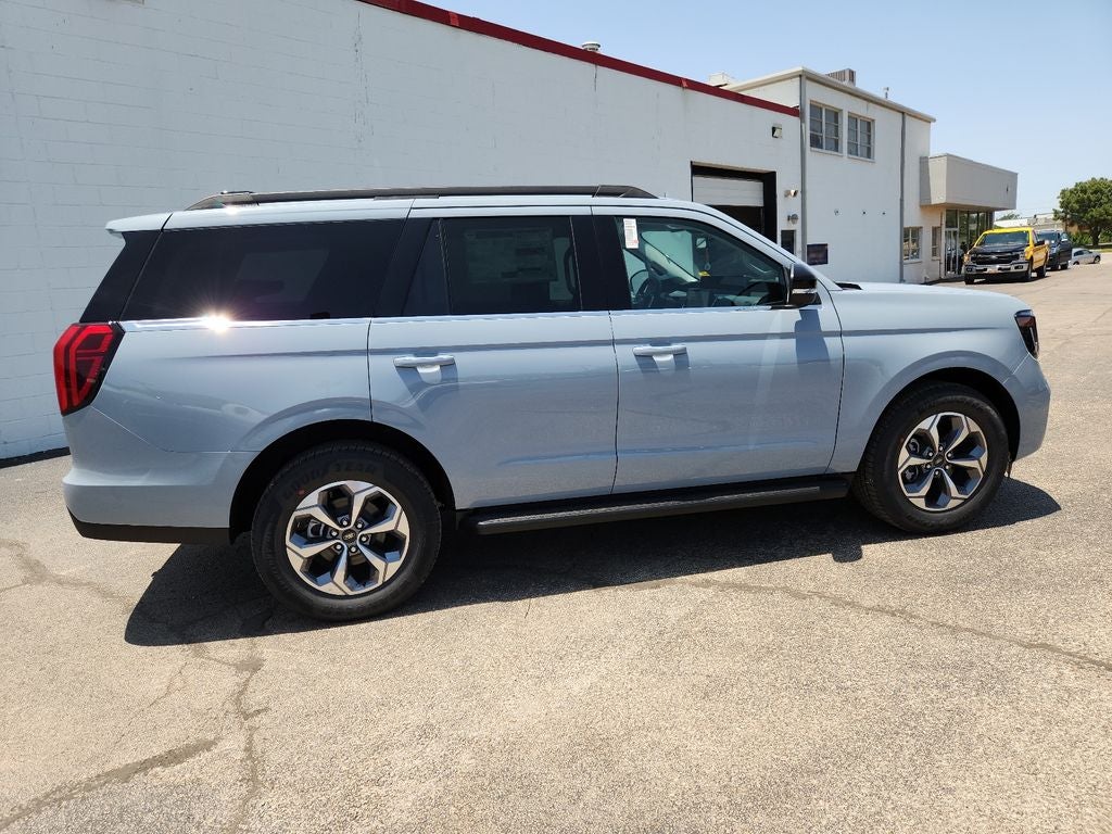 2027 Ford Expedition Active