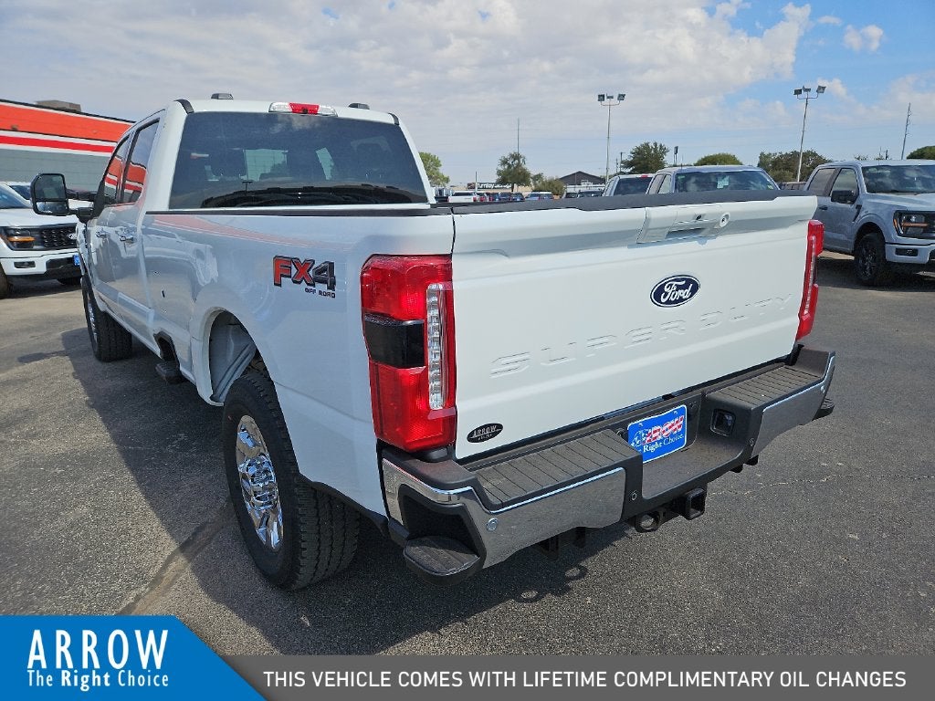 2027 Ford F-350SD Lariat