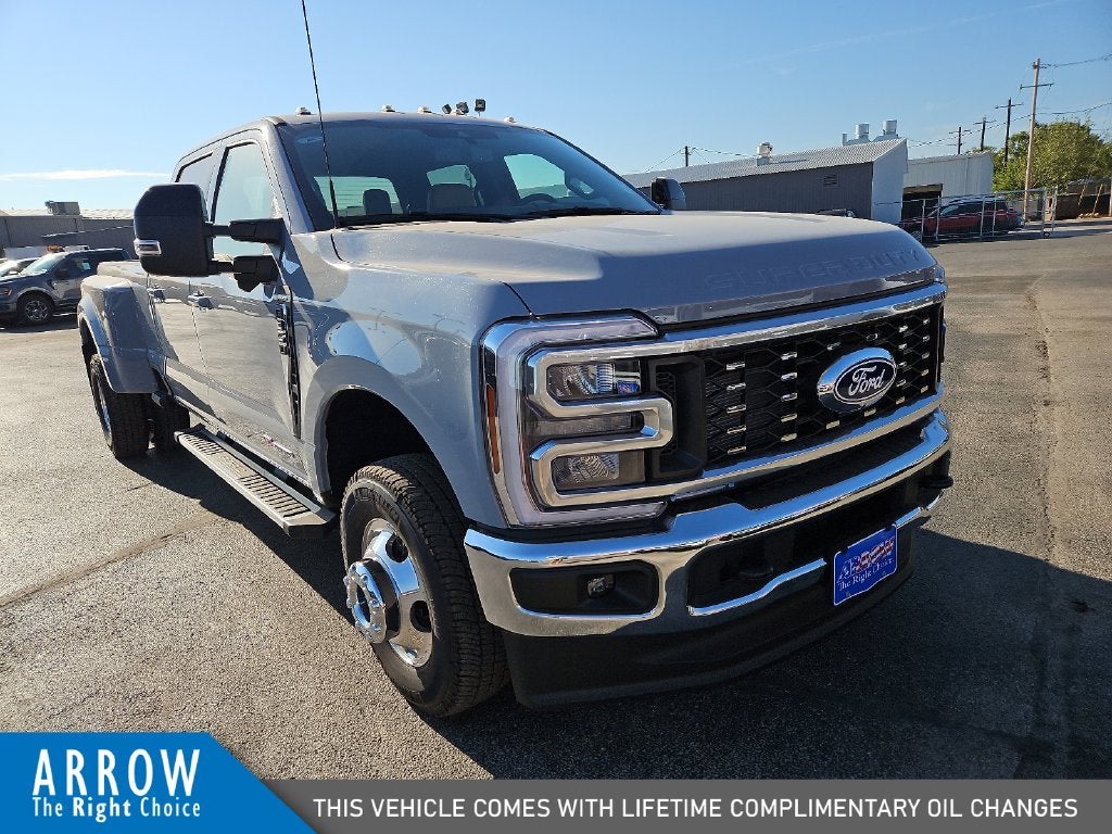2027 Ford F-350SD Lariat DRW