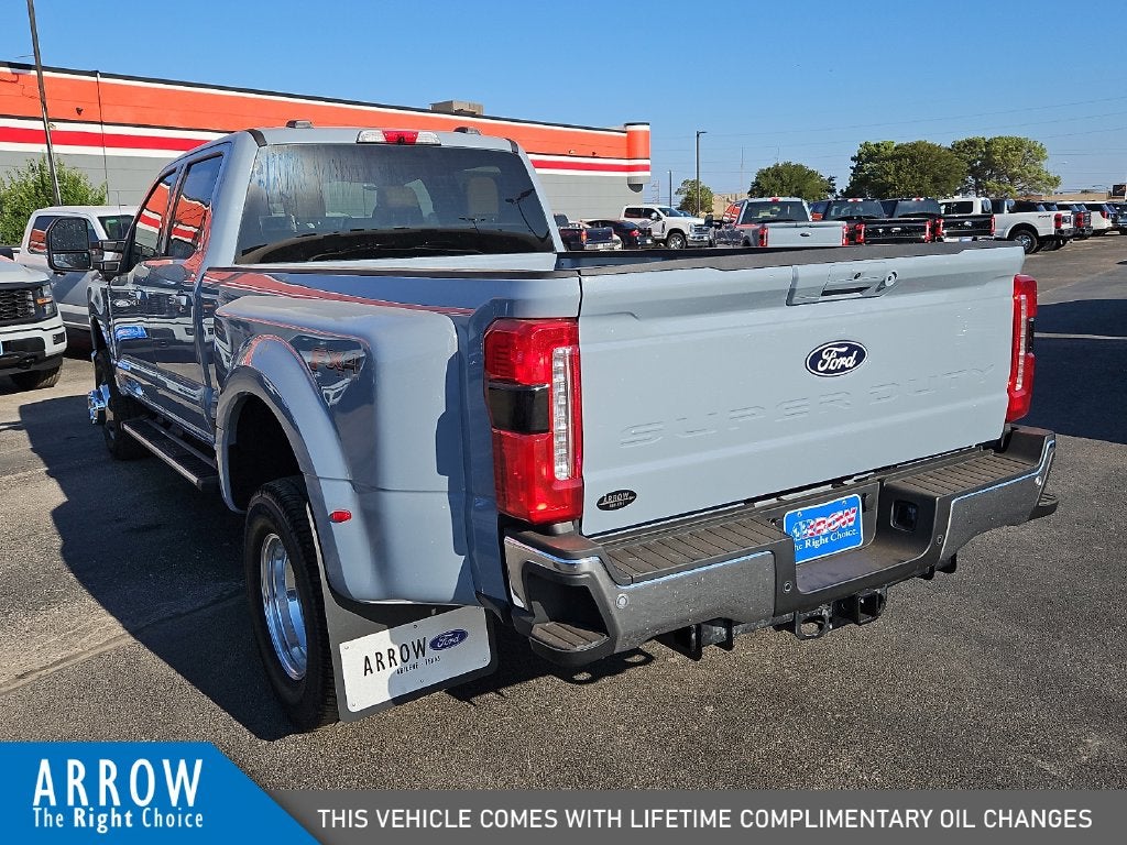 2027 Ford F-350SD Lariat DRW