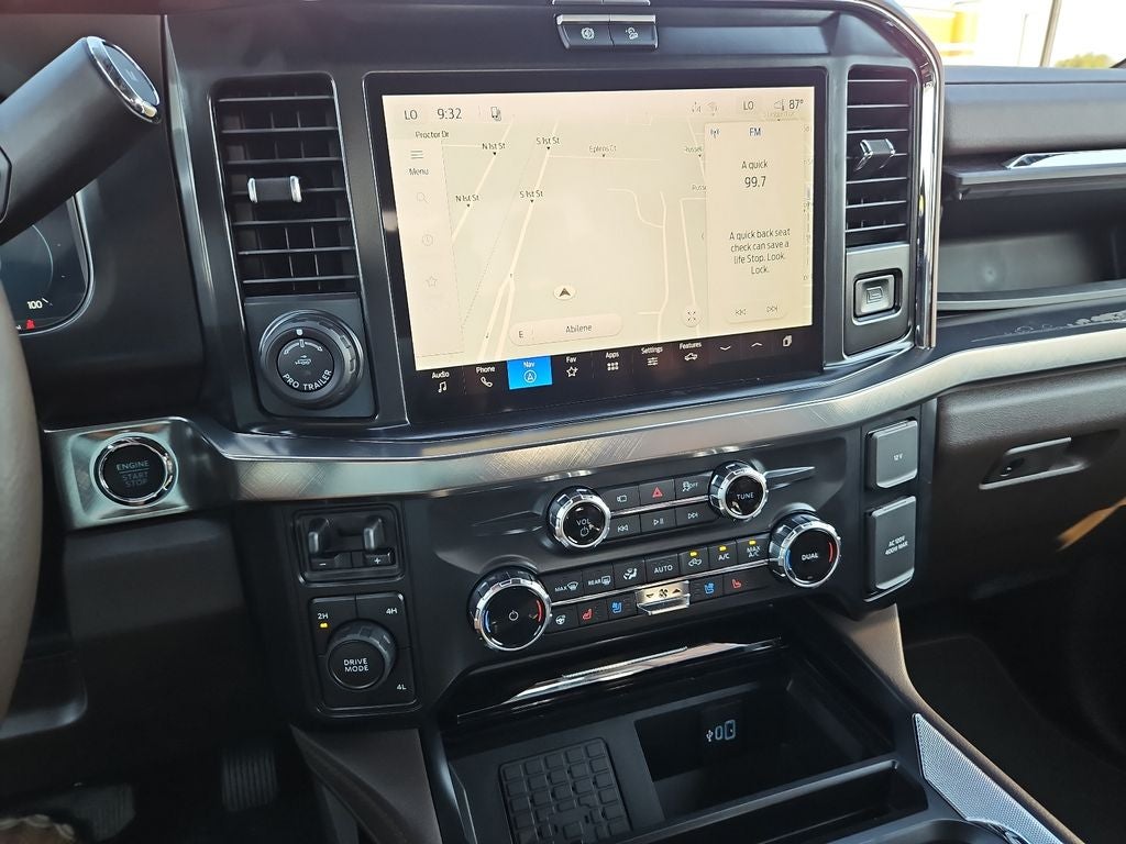 2027 Ford F-350SD King Ranch DRW