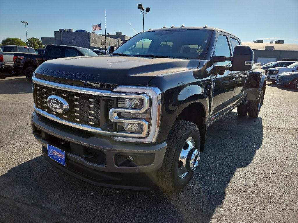 2027 Ford F-350SD King Ranch DRW