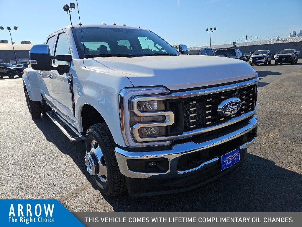 2027 Ford F-350SD Lariat DRW