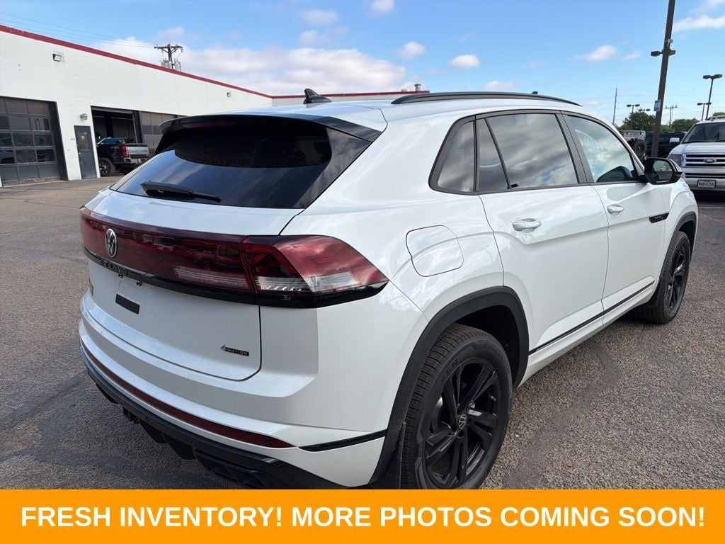 2026 Volkswagen Atlas Cross Sport 2.0T SEL R-Line Black