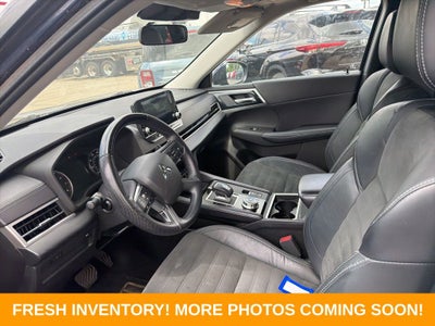 2022 Mitsubishi Outlander SE