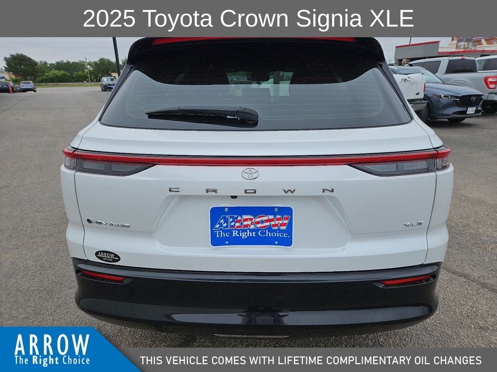 2025 Toyota Crown Signia XLE