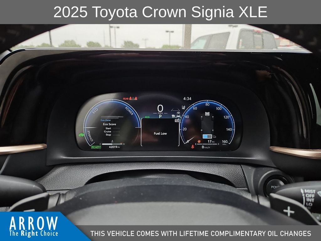 2025 Toyota Crown Signia XLE