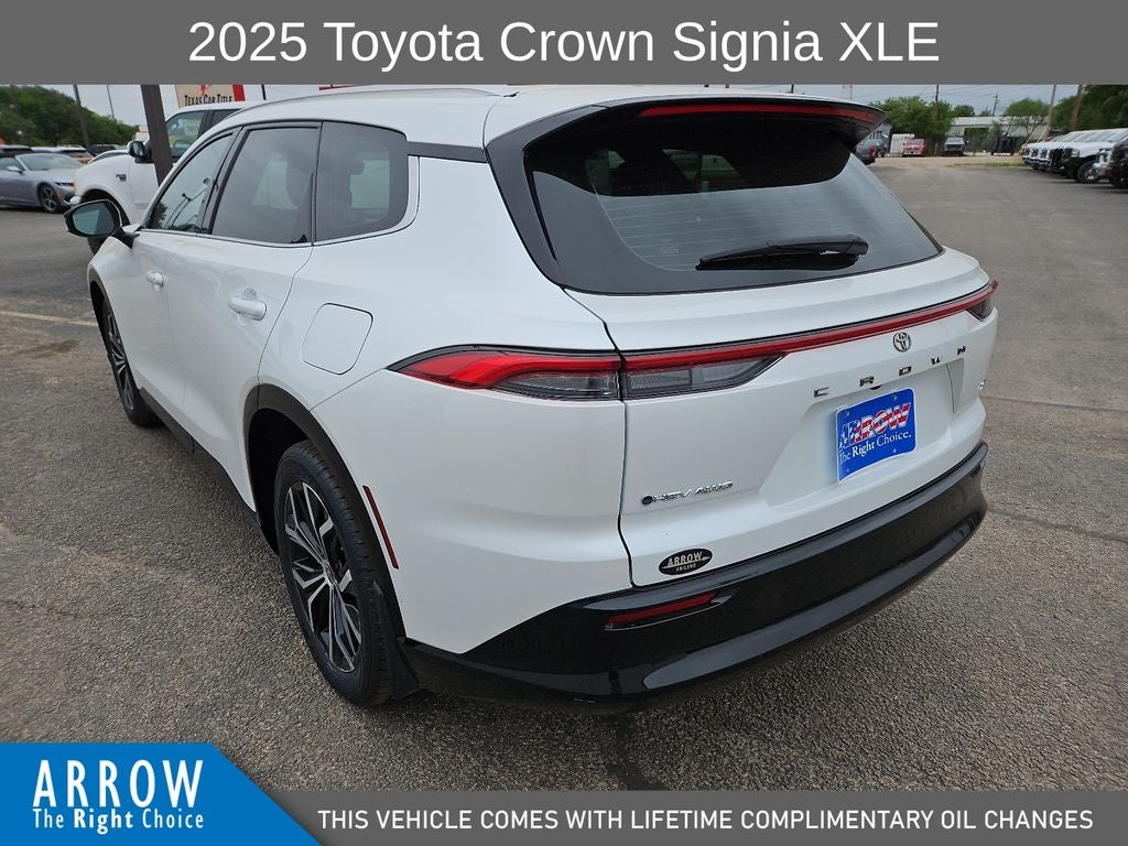 2025 Toyota Crown Signia XLE