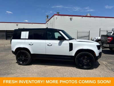 2025 Land Rover Defender 110 X-Dynamic SE