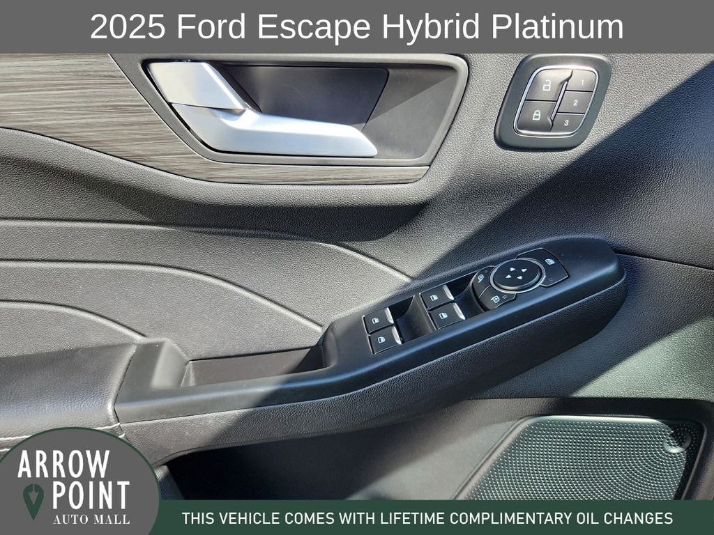 2025 Ford Escape Hybrid Platinum