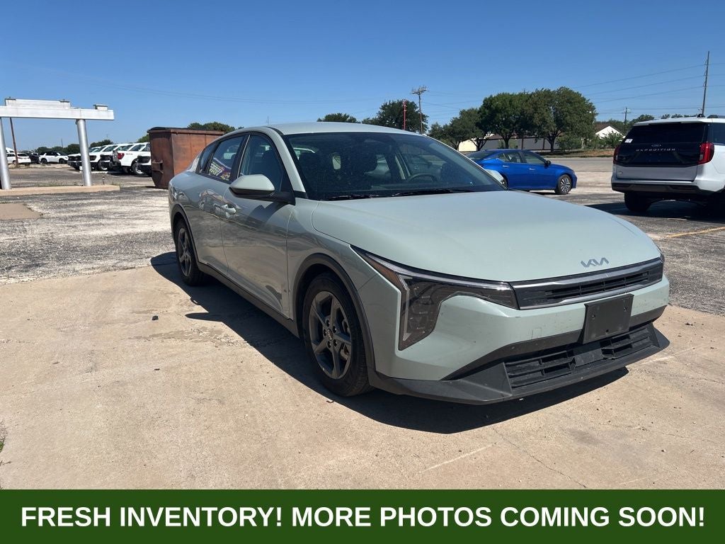 2025 Kia K4 LXS