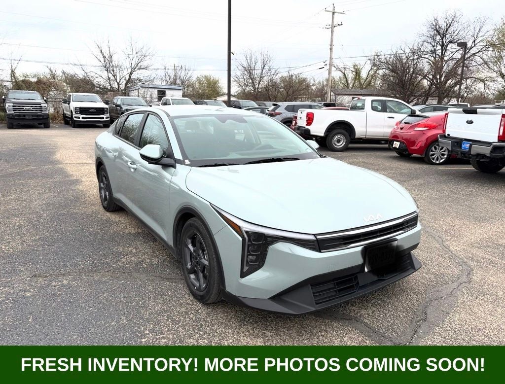 2025 Kia K4 LXS