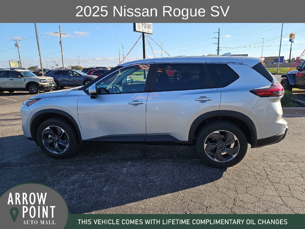 2025 Nissan Rogue SV