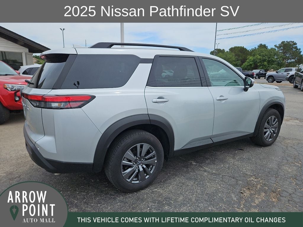 2025 Nissan Pathfinder SV