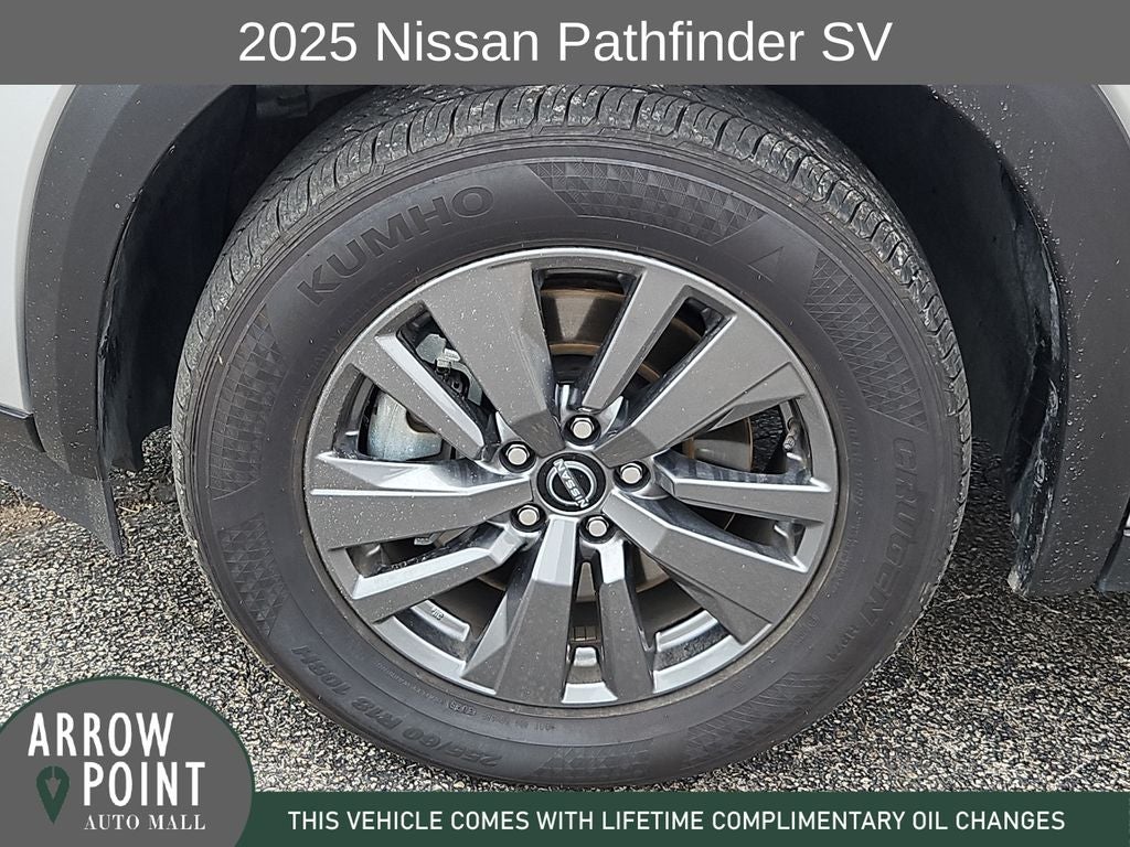 2025 Nissan Pathfinder SV