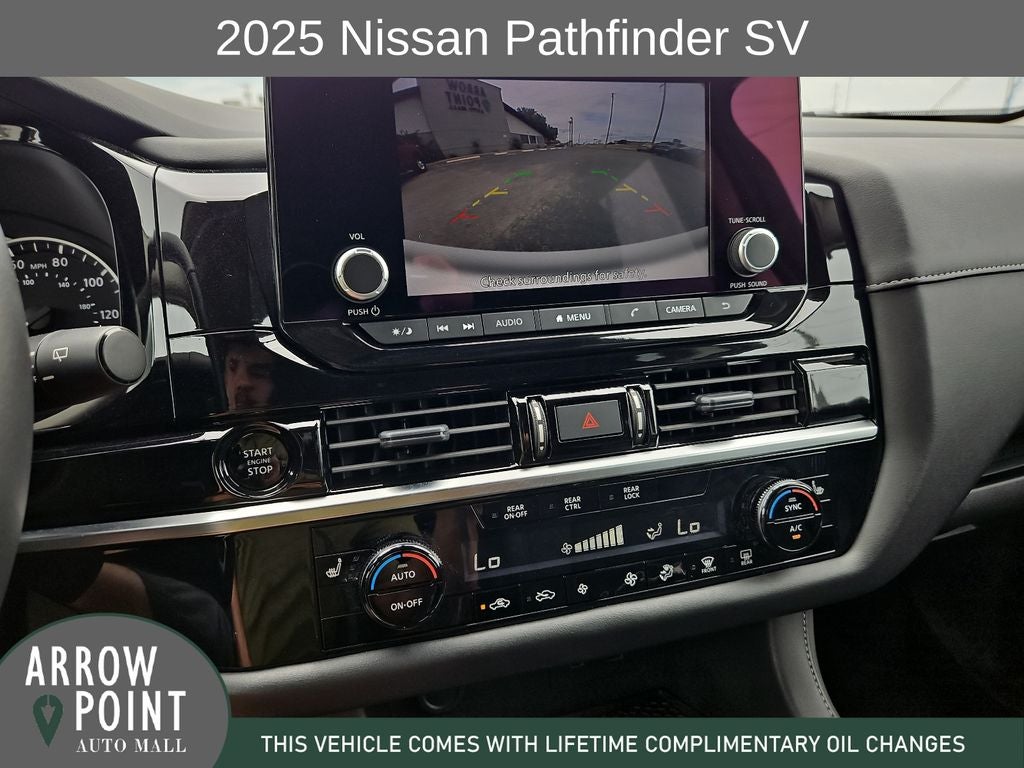 2025 Nissan Pathfinder SV