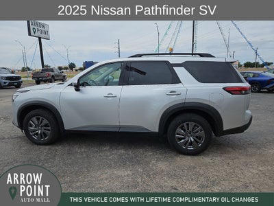2025 Nissan Pathfinder SV