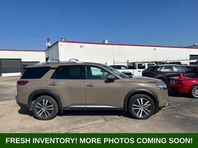 2024 Nissan Pathfinder Platinum
