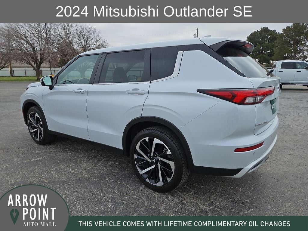 2024 Mitsubishi Outlander SE