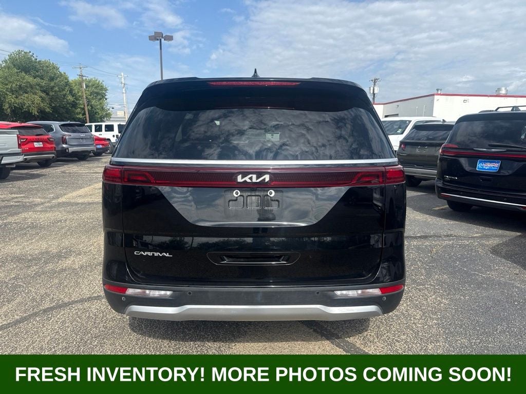 2024 Kia Carnival EX
