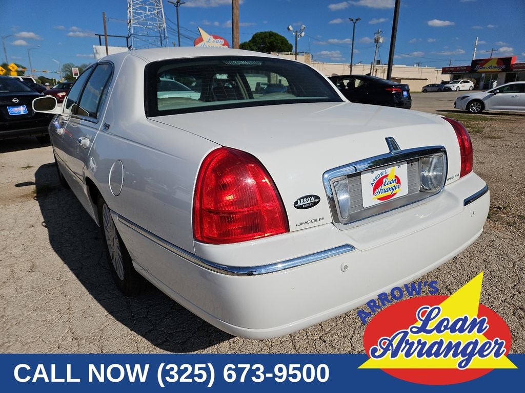 2005 Lincoln Town Car Signature Limited