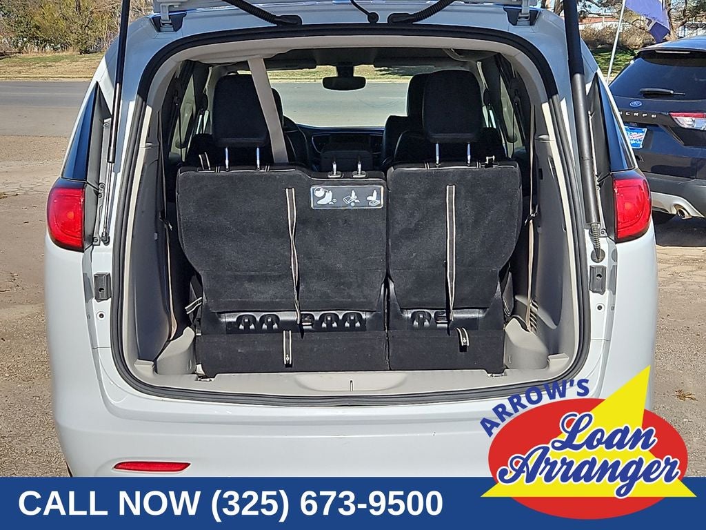 2020 Chrysler Voyager LXI