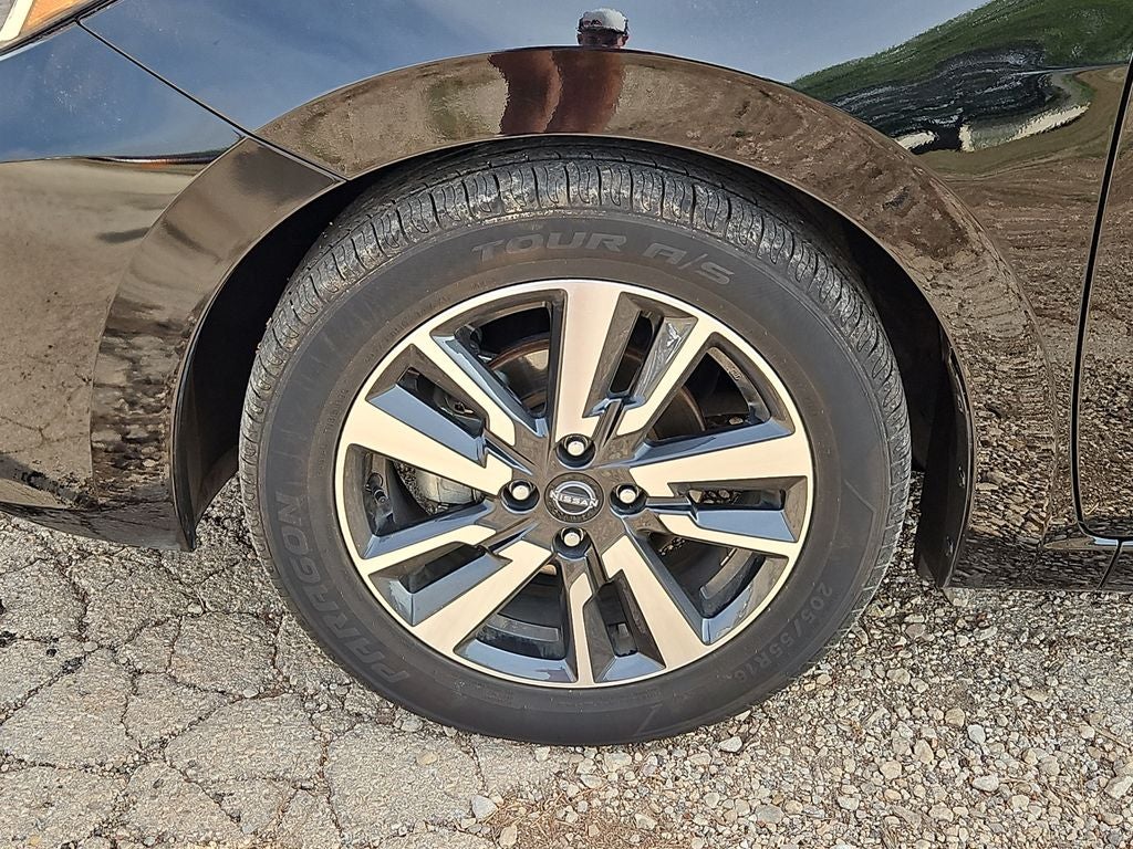 2024 Nissan Versa 1.6 SV