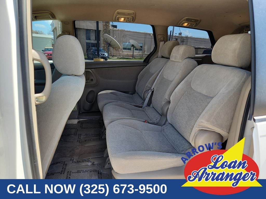 2005 Toyota Sienna Base