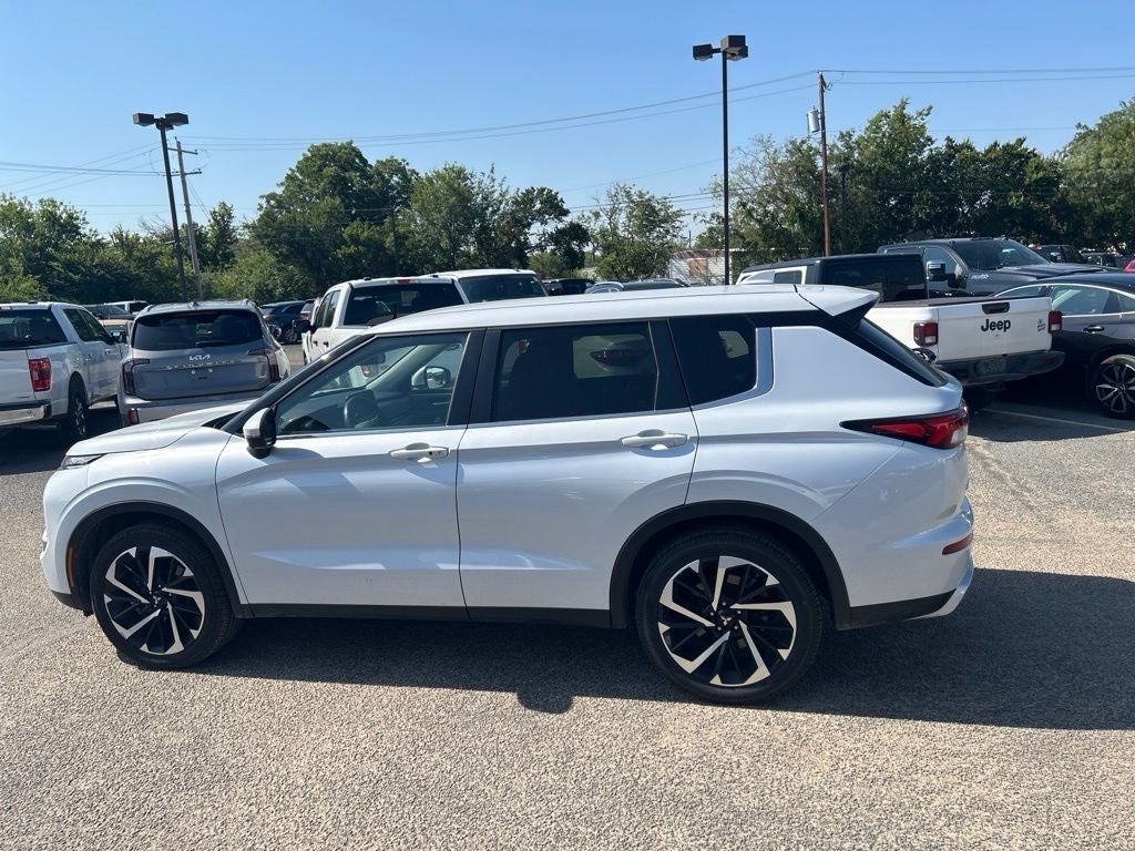2024 Mitsubishi Outlander SE